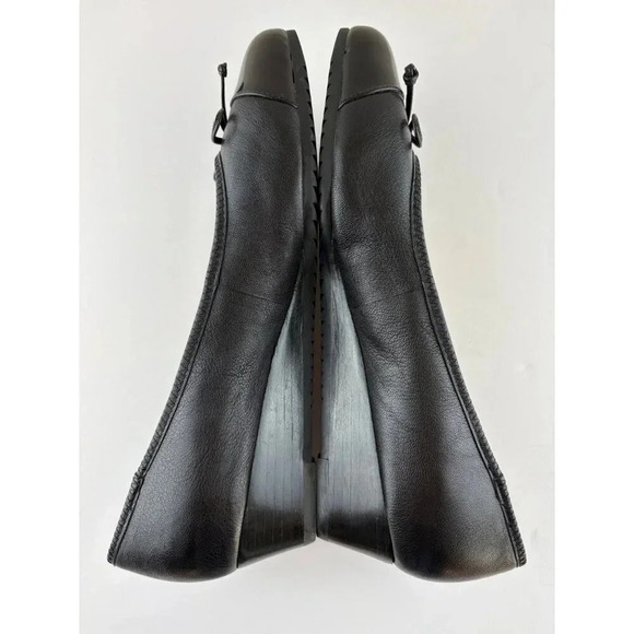 Trotters Lilly Cap Toe Pumps Black Leather Wedge Heels Size 10.5 M Bow Detail - Picture 7 of 12